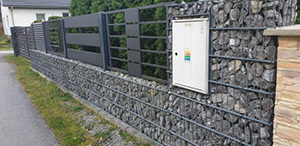 Gabionový plot Premium s výrezom pre elektromer a plynomer